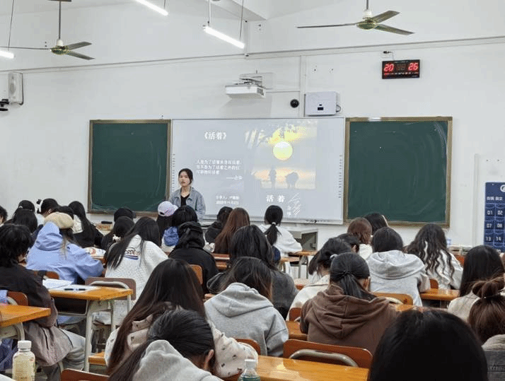 会员在分享读书心得(用2) 会员在分享读书心得(用2)